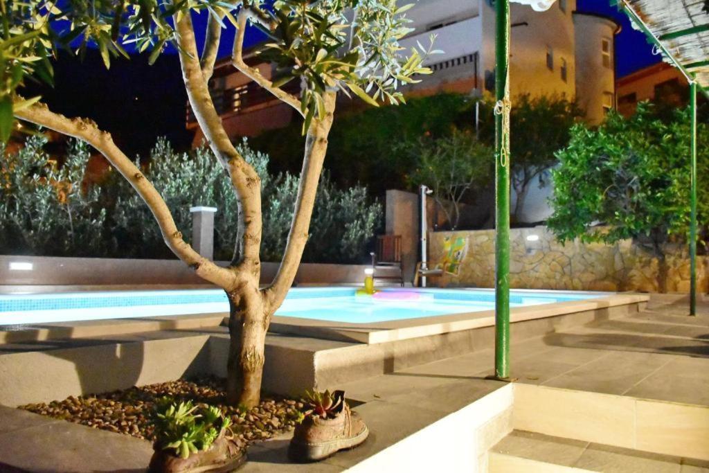 Villa Vlade- From The Heated Pool To The Beach In 1 Minute Jesenice (Split-Dalmatia) Exterior foto
