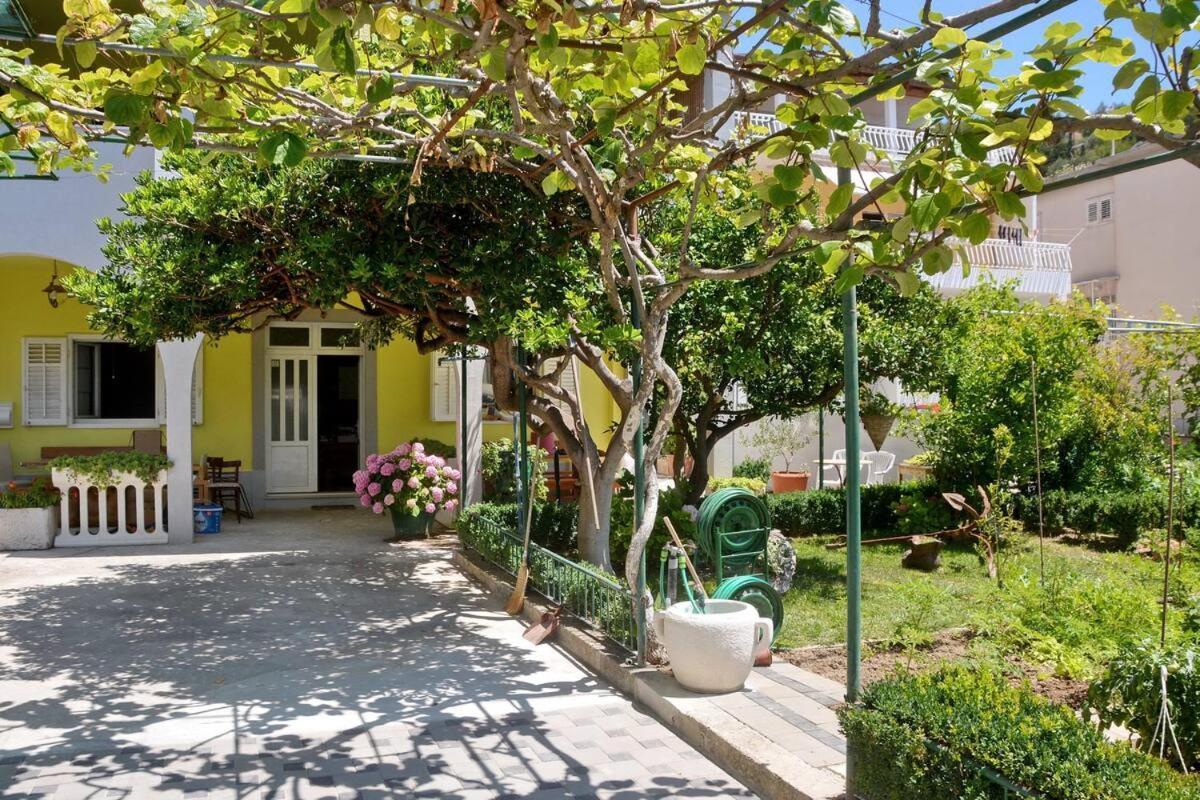 Villa Vlade- From The Heated Pool To The Beach In 1 Minute Jesenice (Split-Dalmatia) Exterior foto