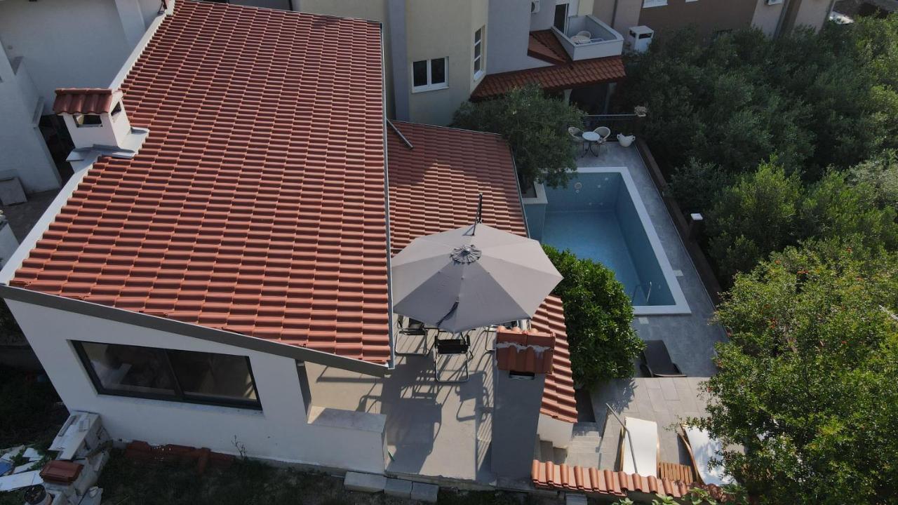 Villa Vlade- From The Heated Pool To The Beach In 1 Minute Jesenice (Split-Dalmatia) Exterior foto