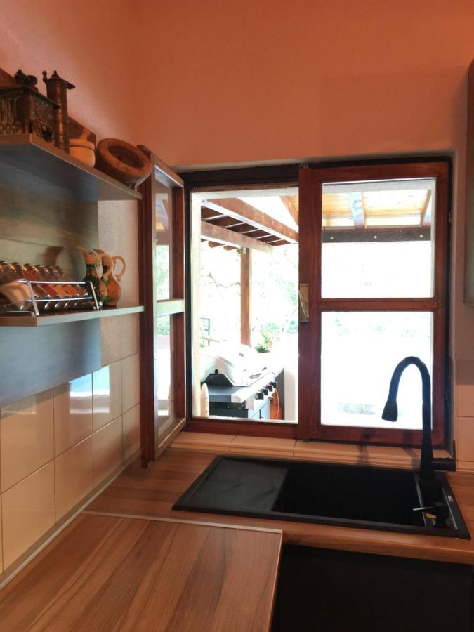 Villa Vlade- From The Heated Pool To The Beach In 1 Minute Jesenice (Split-Dalmatia) Exterior foto