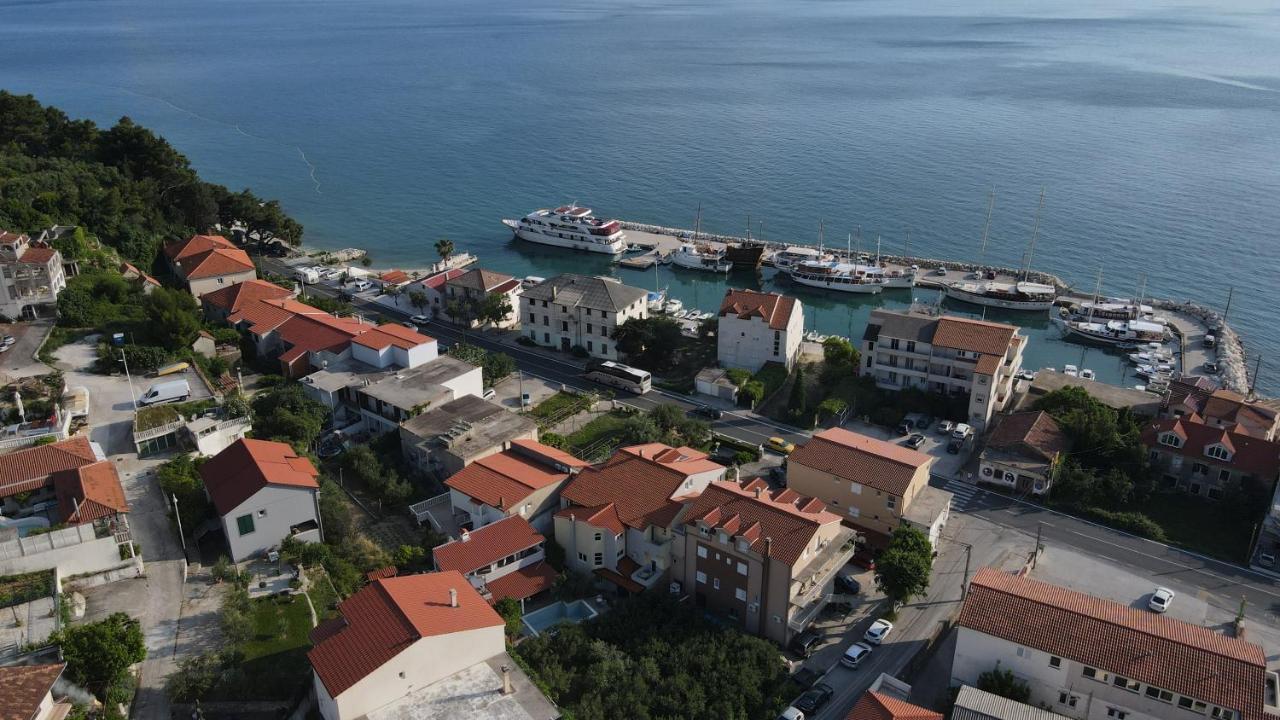 Villa Vlade- From The Heated Pool To The Beach In 1 Minute Jesenice (Split-Dalmatia) Exterior foto